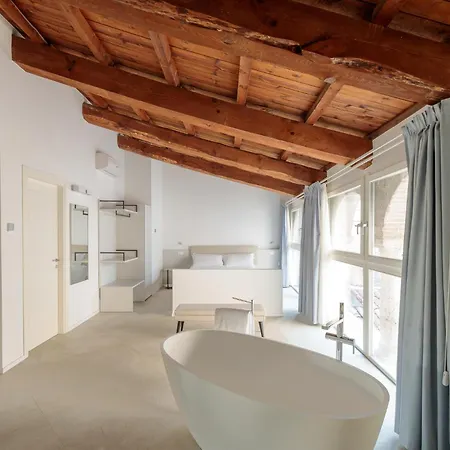 Bed & Breakfast Palazzo Simonetti 4*