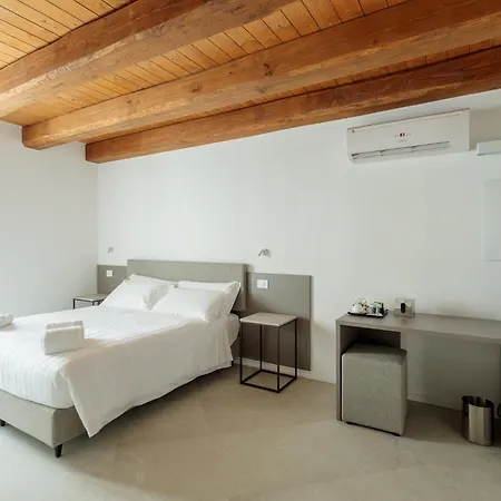 Bed & Breakfast Palazzo Simonetti 4*
