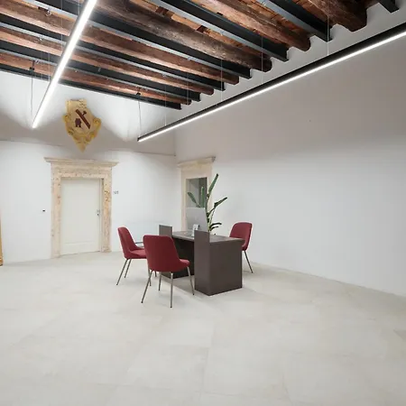 Palazzo Simonetti 4*