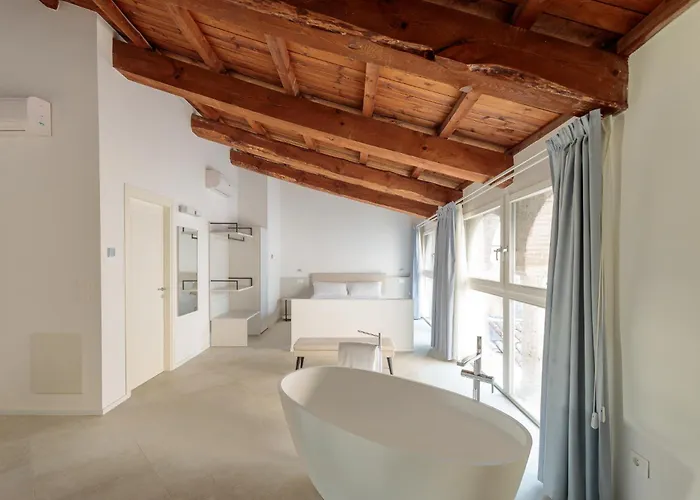 Bed & Breakfast Palazzo Simonetti 4*