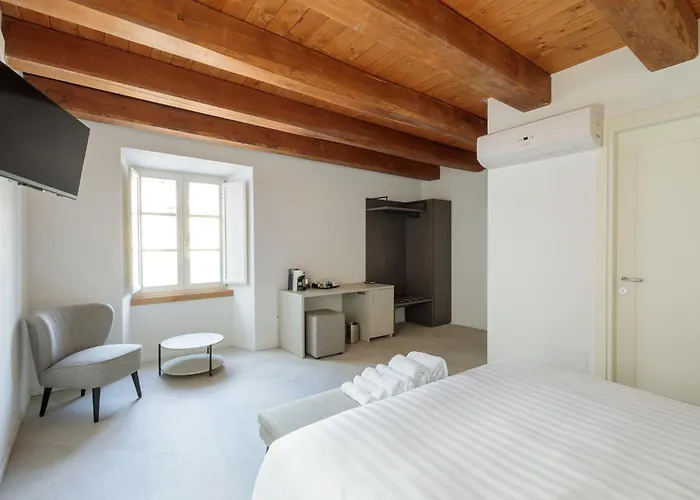 Palazzo Simonetti Bed & Breakfast 4*